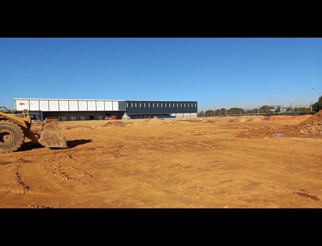 8,500M² WAREHOUSE TO LET IN JET PARK